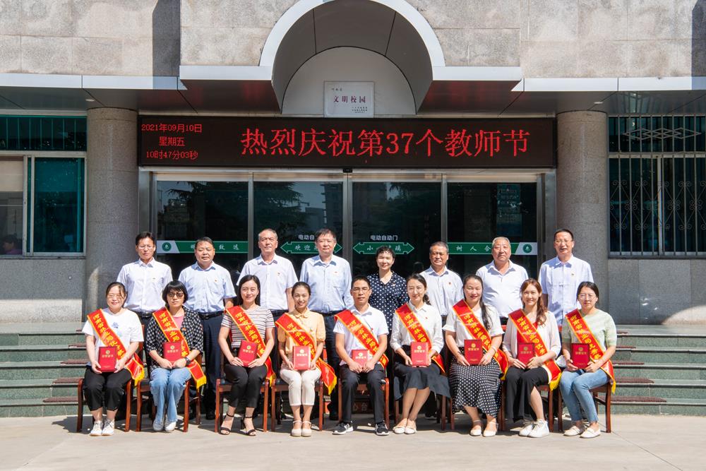 9c8bc14bf3c546ac94e51b68a456637c.jpg 9c8bc14bf3c546ac94e51b68a456637c.jpg