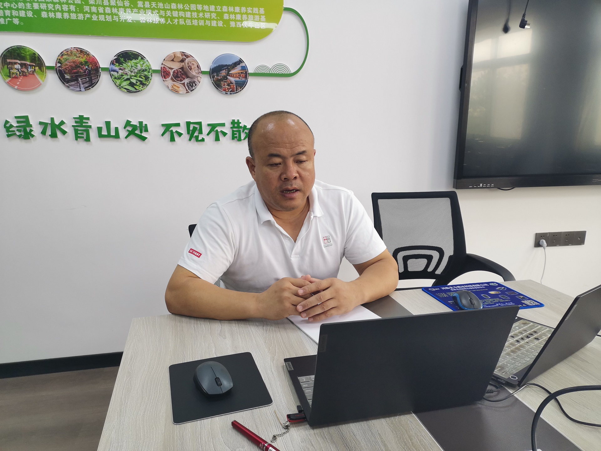 8dc03e3cd66340f3be5eb3e1fbb9858b.jpg 8dc03e3cd66340f3be5eb3e1fbb9858b.jpg